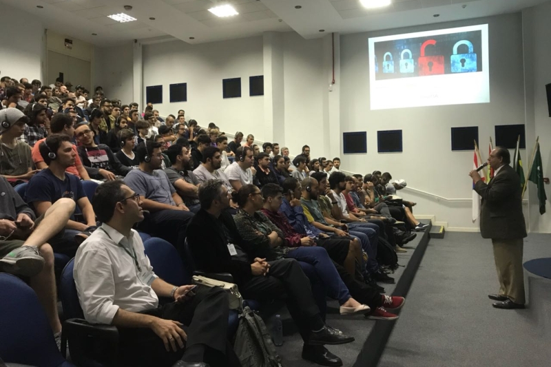 Wadewitz proferiu palestra a estudantes do SENAI Florianópolis. Foto: Filipe Scotti