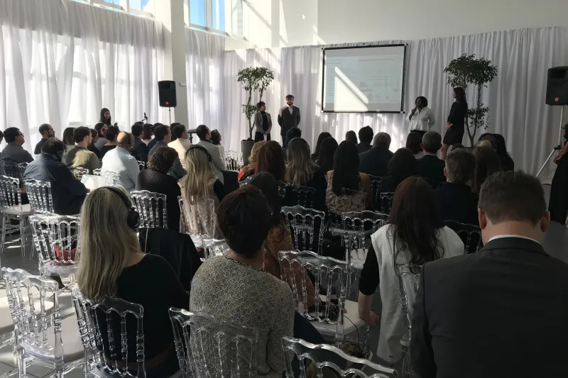 Equipe de consultores da IBM apresenta trabalho desenvolvido em conjunto com o SESI. (Foto: Miriane Campos)