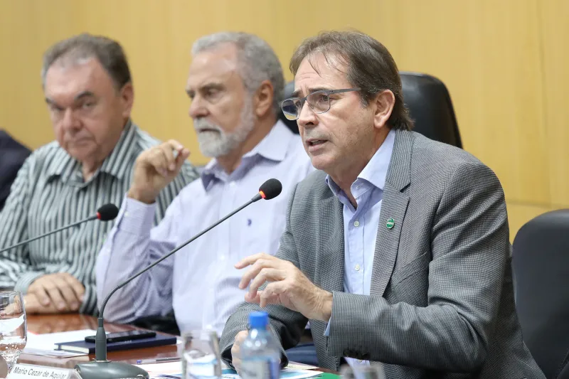 Aguiar (c) convidou indústrias da região a integrar o projeto Fundo Social que visa otimizar o uso de incentivos fiscais. Foto: André Kopsch