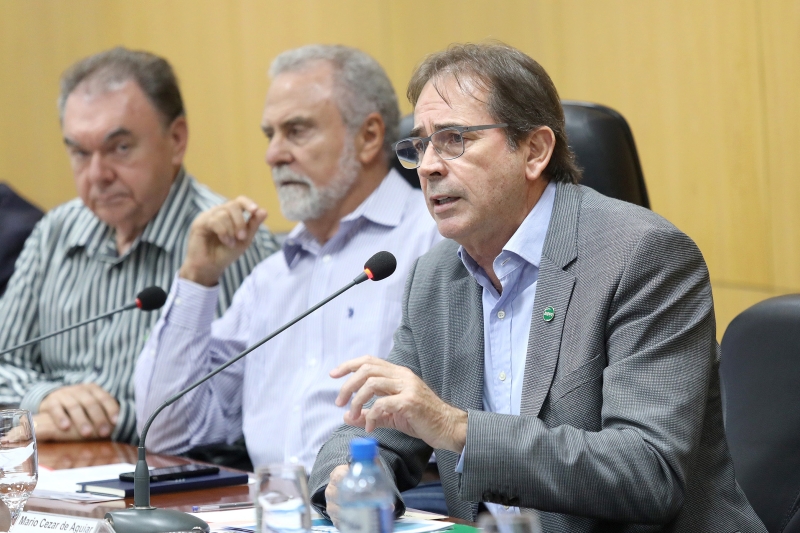 Aguiar (c) convidou indústrias da região a integrar o projeto Fundo Social que visa otimizar o uso de incentivos fiscais. Foto: André Kopsch