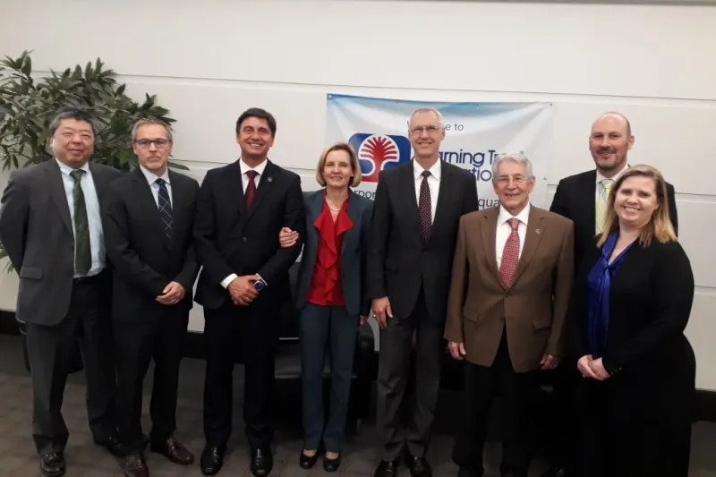 Presidente da FIESC, Glauco José Côrte, e diretor do SENAI/SC, Jefferson de Oliveira Gomes, em reunião na Learning Tree, em Washington, durante missão institucional à América do Norte. Foto: Karina Takemura