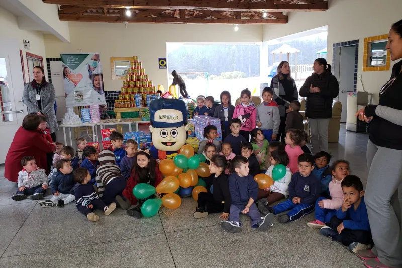 Entrega realizada em Otacílio Costa. Foto: Divulgação SESI
