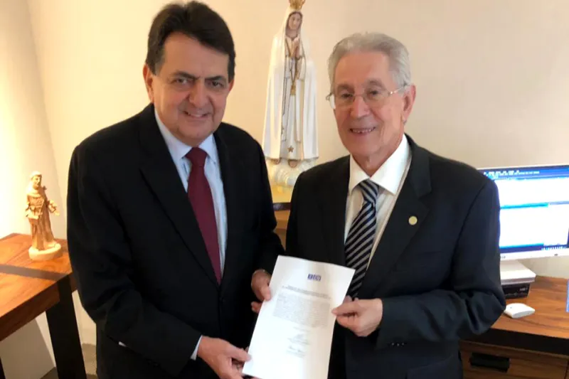 Glauco José Côrte assume presidência da CNI