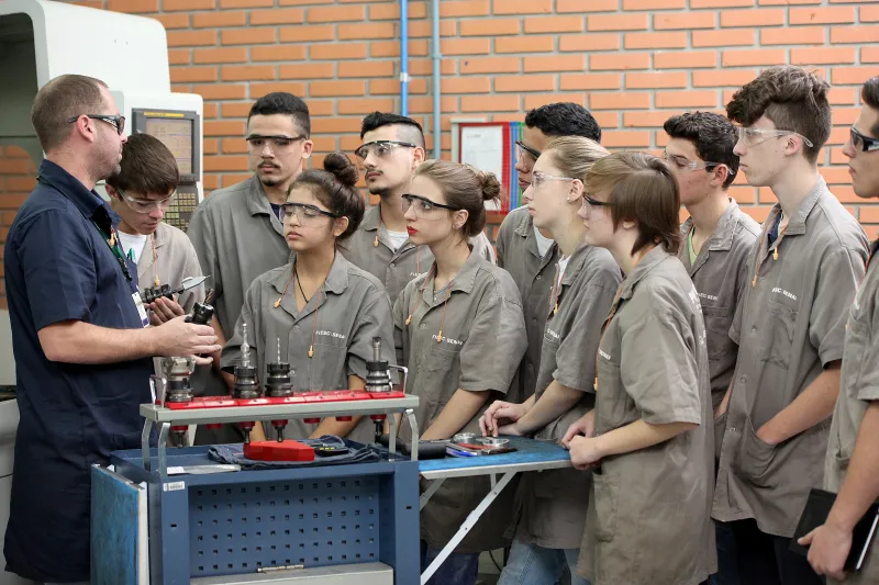 Santa Catarina terá de qualificar mais de 785 mil trabalhadores em profissões industriais até 2023