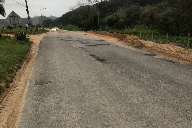 SC-290, de Pedras Grandes a Tubarão,  no KM 462 (foto: Ricardo Saporiti)