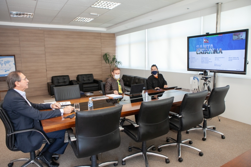 Presidente da FIESC, Mario Cezar de Aguiar, apresentou as oportunidades de negócios que Santa Catarina oferece (Foto: Filipe Scotti) Presidente da FIESC, Mario Cezar de Aguiar, apresentou as oportunidades de negócios que Santa Catarina oferece (Foto: Filipe Scotti)