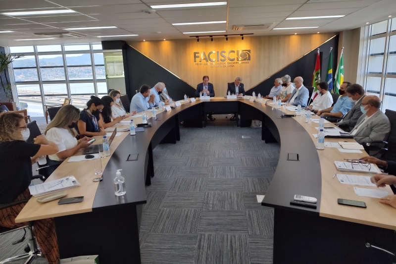 COFEM debate infraestrutura e tributação