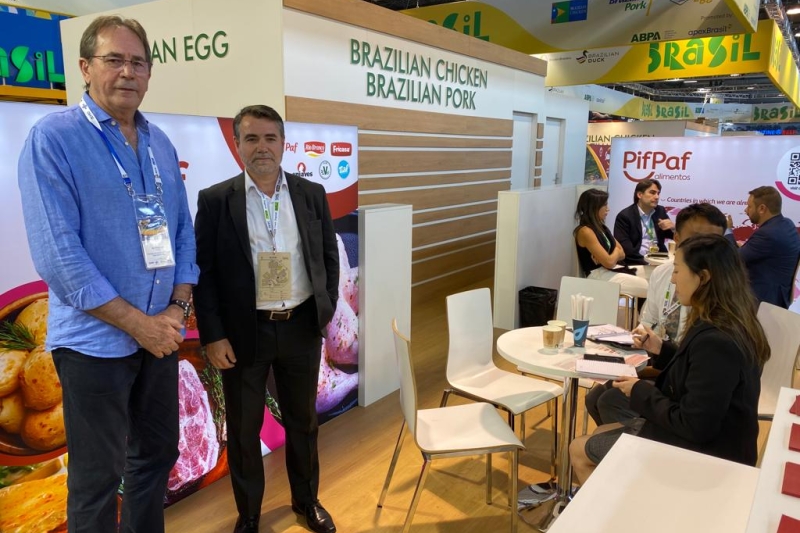 Visita ao estande da Pif Paf