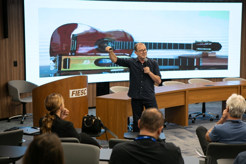 Aristeu Pires participou do encerramento de formação executiva oferecida pela FIESC. Foto: Filipe Scotti