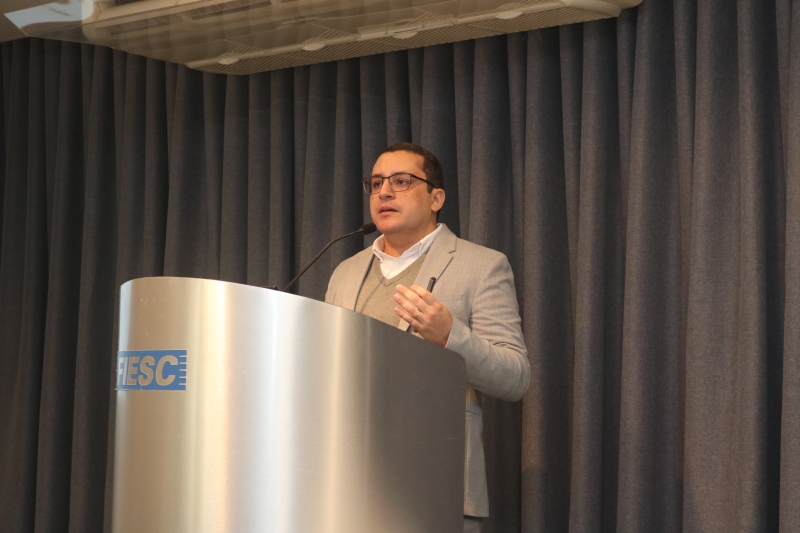 Diretor técnico do LAEPI apresenta avanços na medição de ruídos e novos estudos sobre o tema na FIESC. (Foto: Dami Radin)