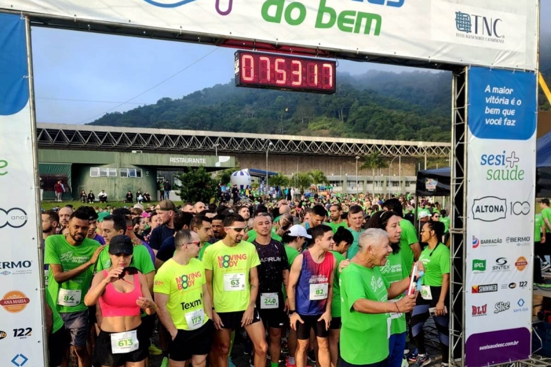 Mais de mil pessoas participam do Corridas do Bem em Blumenau