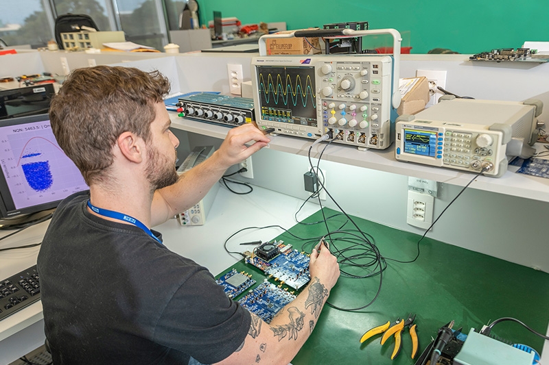 Com projetos como o desenvolvimento de satélites, Institutos de Inovação de Santa Catarina conseguem internalizar demandas locais da indústria e também participar de projetos estruturantes em âmbito nacional – Foto: Divulgação