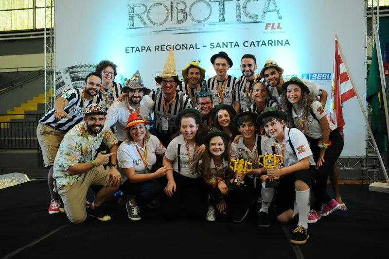 Equipe SESI/SC Tecnorob Green conquistou o segundo lugar no torneio (Foto: Gilberto Viegas)