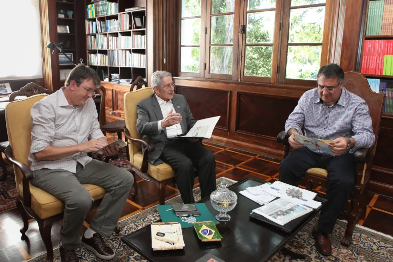 Deschamps (E), Côrte e Colombo reuniram-se nesta segunda (25), em Florianópolis. Foto: Heraldo Carnieri